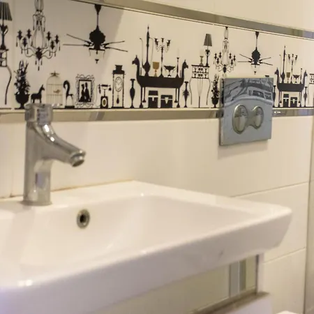 At Besiktas 2bdr With 3 Single Bed 公寓 *