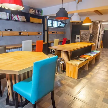 At Beşiktaş 2bdr With 3 Single Bed